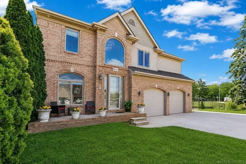 38035 Pointe Rosa Street