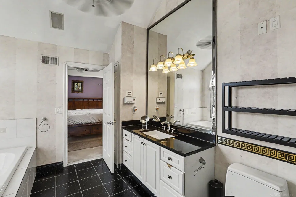 38035 Pointe Rosa Street Harrison Charter Township, MI 48045