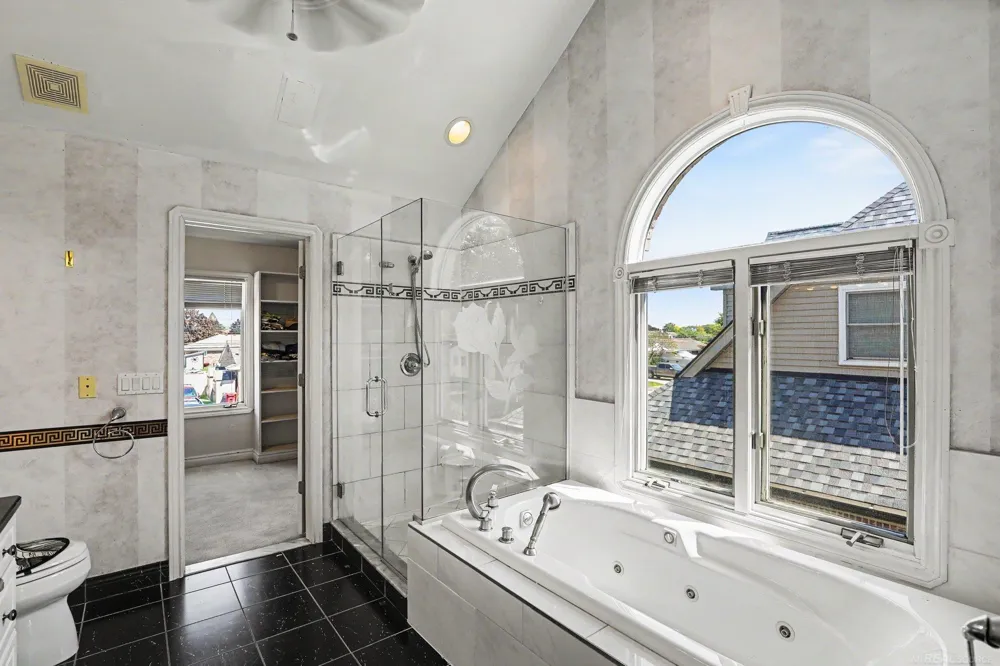 38035 Pointe Rosa Street Harrison Charter Township, MI 48045