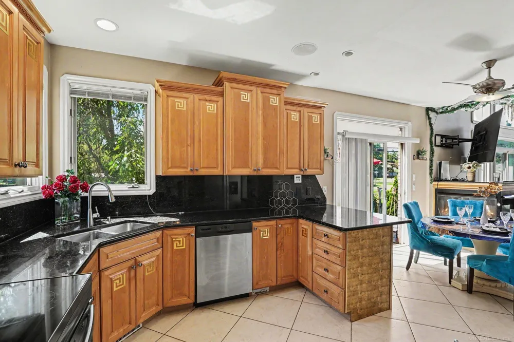 38035 Pointe Rosa Street Harrison Charter Township, MI 48045
