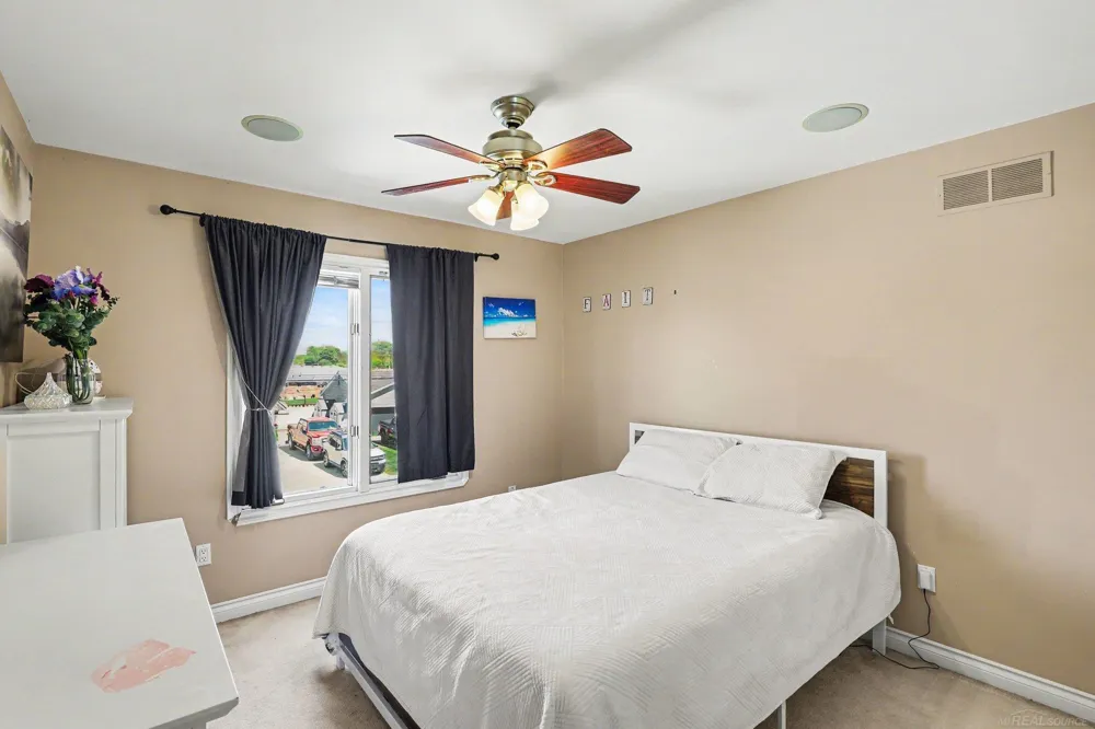38035 Pointe Rosa Street Harrison Charter Township, MI 48045