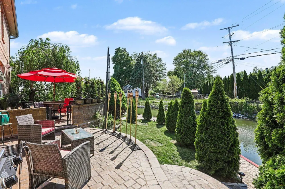 38035 Pointe Rosa Street Harrison Charter Township, MI 48045