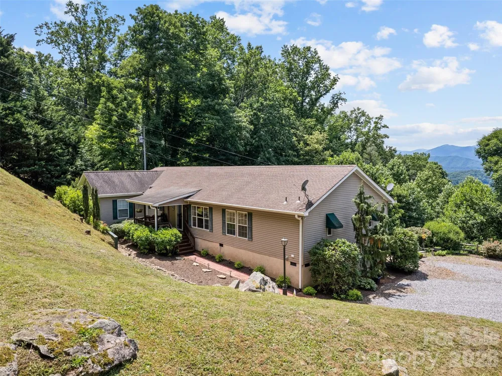 412 Gaddy Heights Waynesville, NC 28786