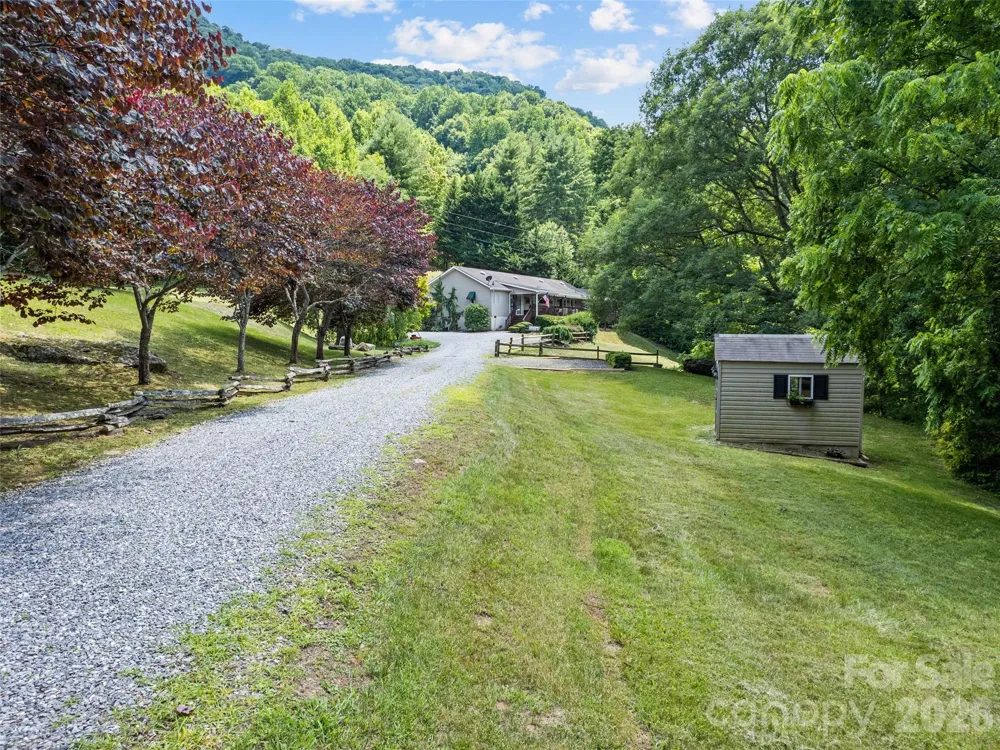 412 Gaddy Heights Waynesville, NC 28786