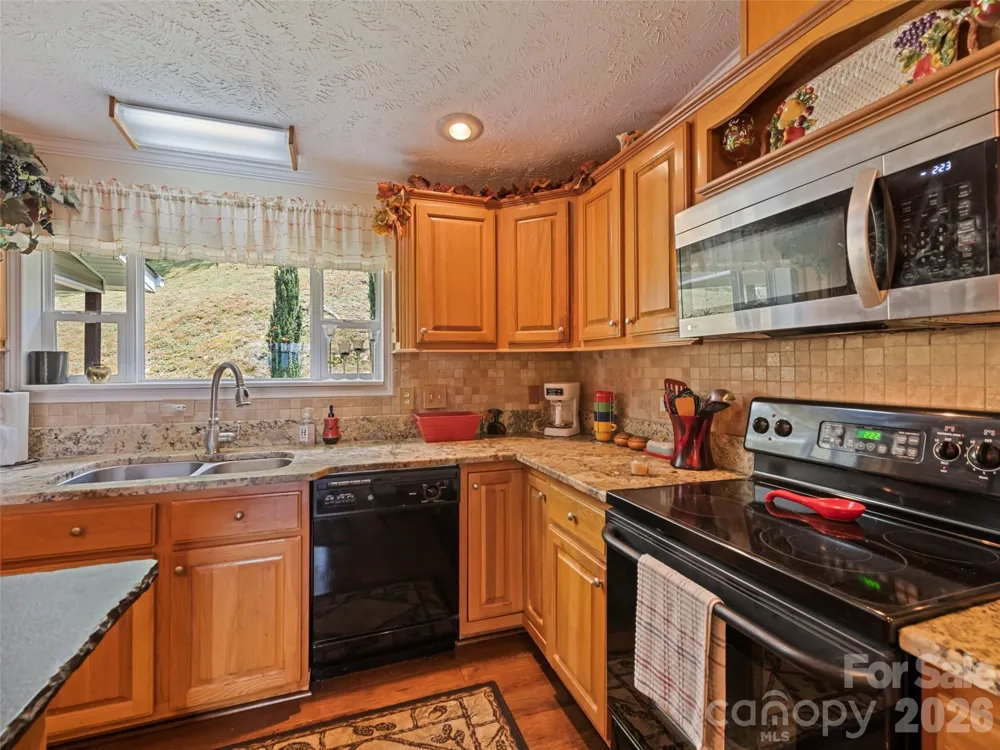 412 Gaddy Heights Waynesville, NC 28786
