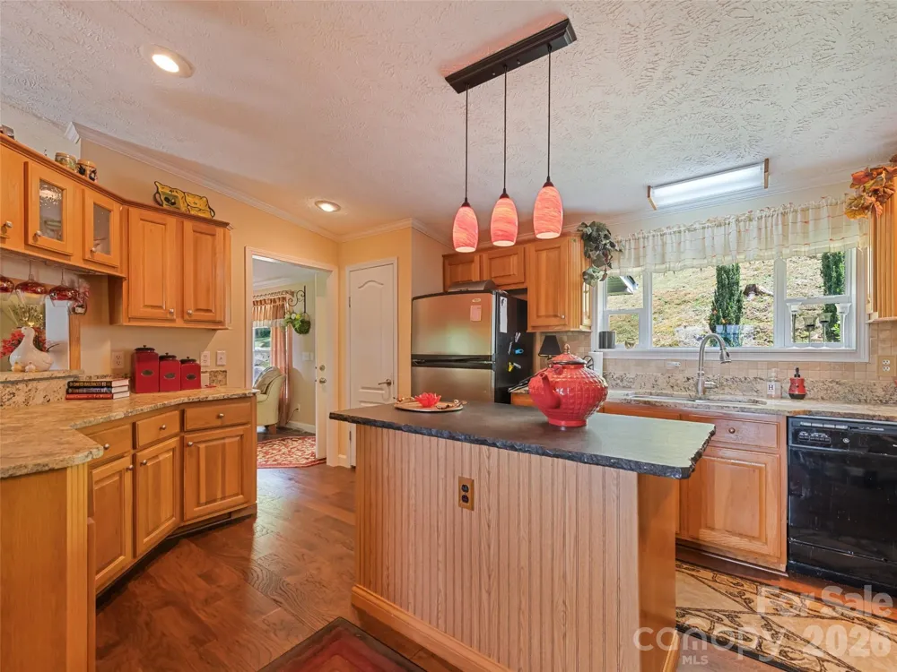 412 Gaddy Heights Waynesville, NC 28786