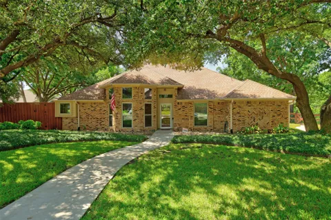 920 Raywood Circle