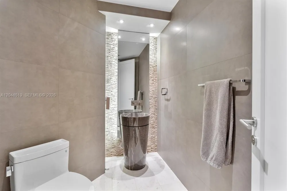 16051 Collins Ave #1102 Sunny Isles Beach, FL 33160