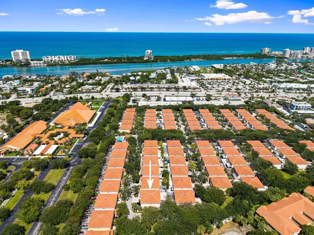 48 Live Oak Circle Jupiter, FL 33469