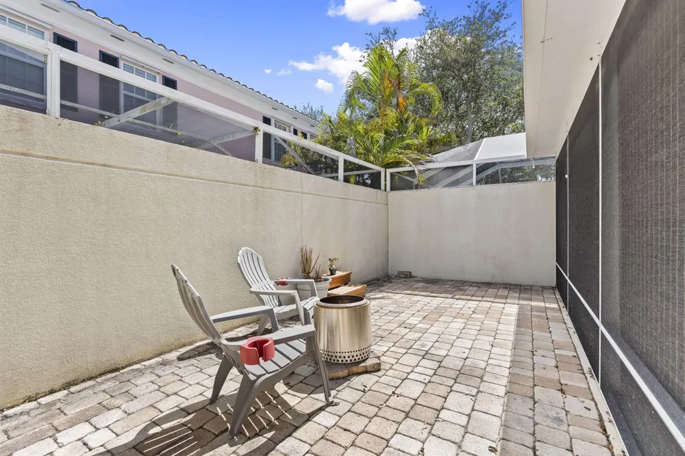 48 Live Oak Circle Jupiter, FL 33469