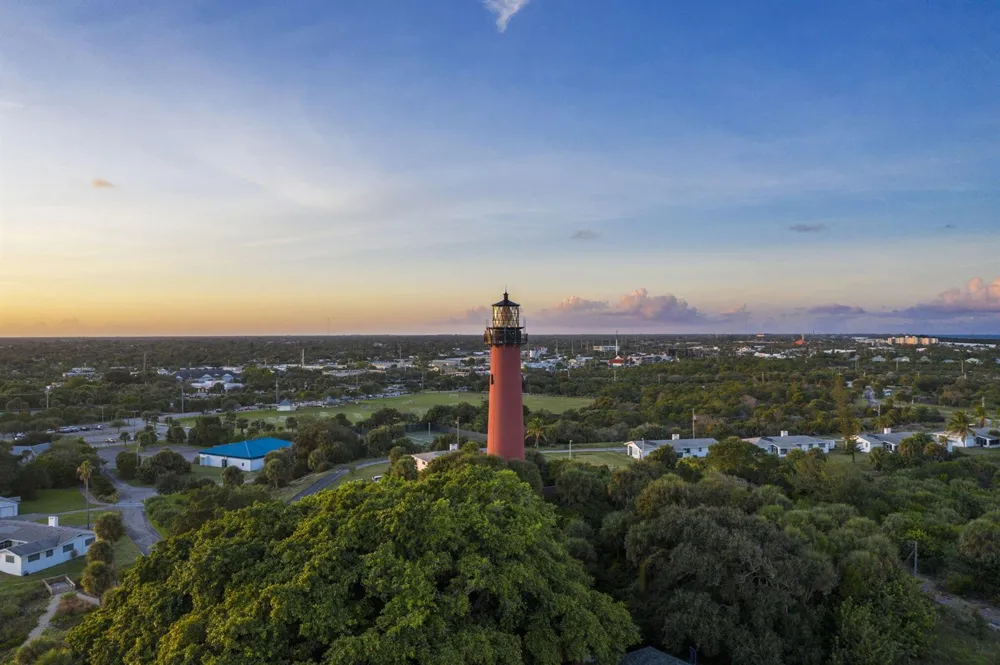 48 Live Oak Circle Jupiter, FL 33469