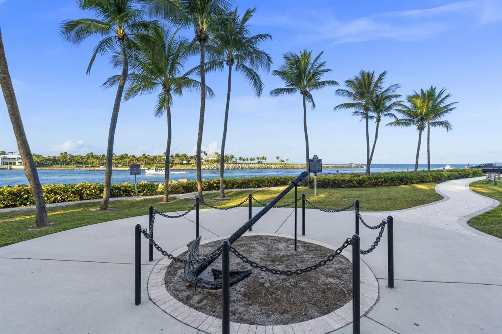 48 Live Oak Circle Jupiter, FL 33469