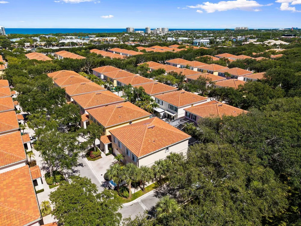 48 Live Oak Circle Jupiter, FL 33469