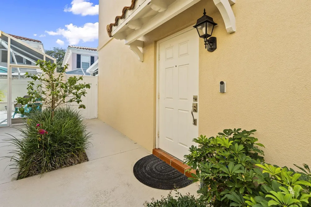 48 Live Oak Circle Jupiter, FL 33469