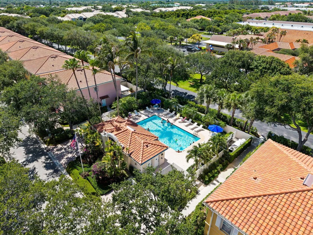 48 Live Oak Circle Jupiter, FL 33469