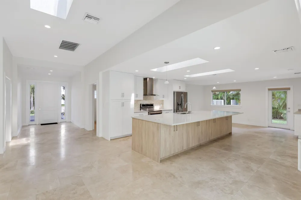 1386 S Atlantic Drive Lantana, FL 33462