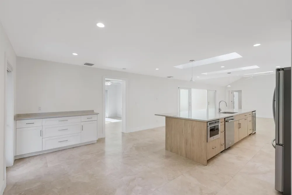 1386 S Atlantic Drive Lantana, FL 33462