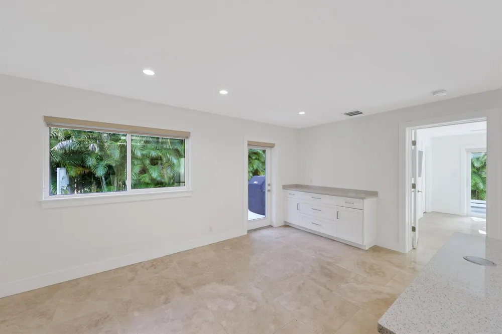 1386 S Atlantic Drive Lantana, FL 33462