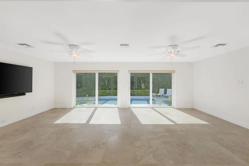 1386 S Atlantic Drive Lantana, FL 33462