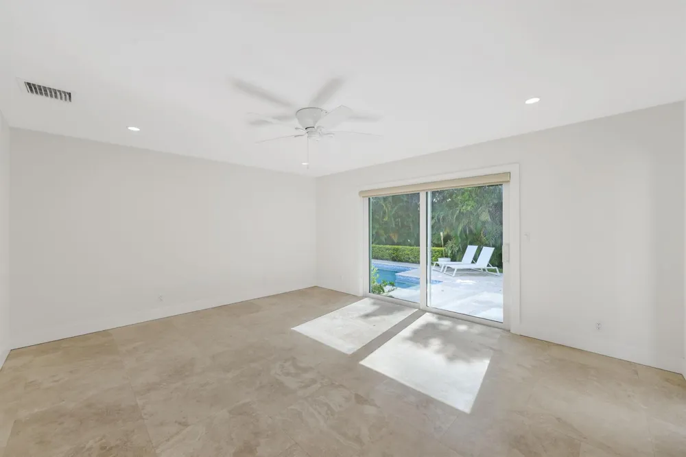 1386 S Atlantic Drive Lantana, FL 33462