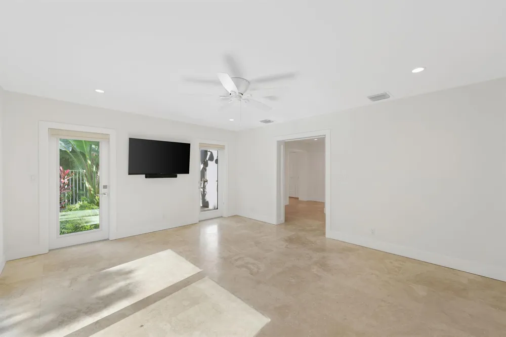 1386 S Atlantic Drive Lantana, FL 33462