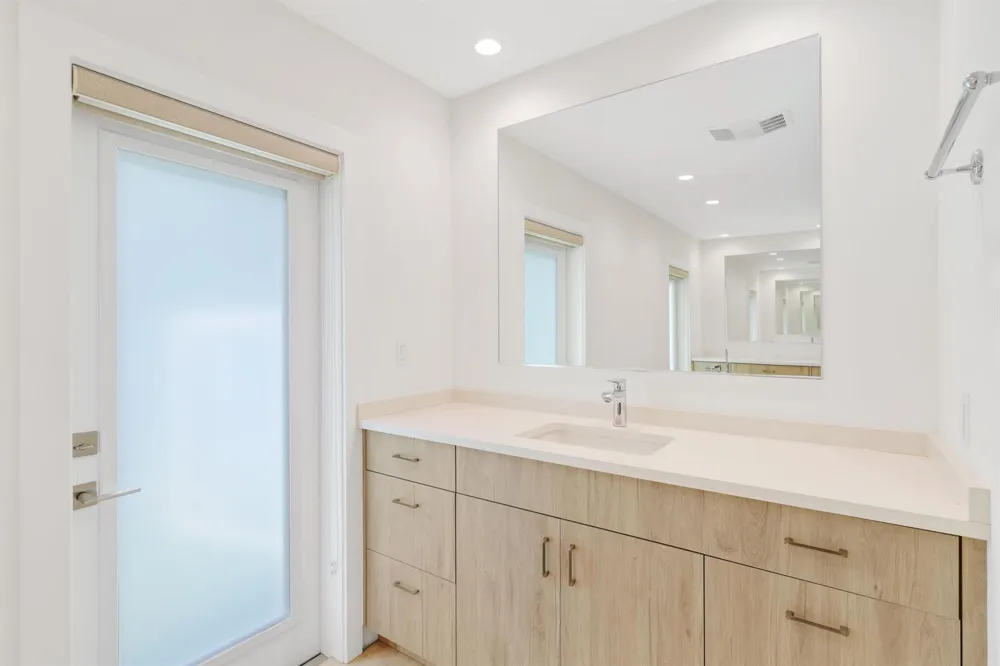 1386 S Atlantic Drive Lantana, FL 33462