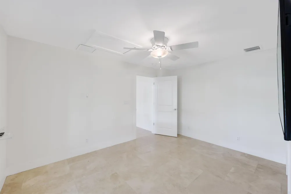 1386 S Atlantic Drive Lantana, FL 33462