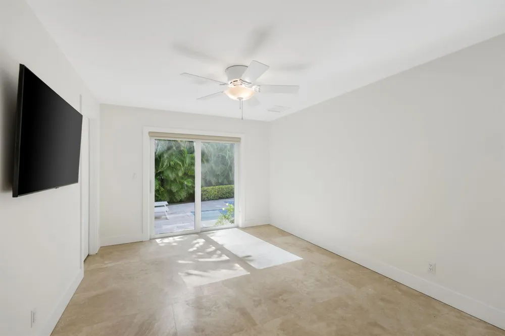 1386 S Atlantic Drive Lantana, FL 33462