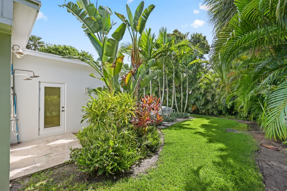 1386 S Atlantic Drive Lantana, FL 33462