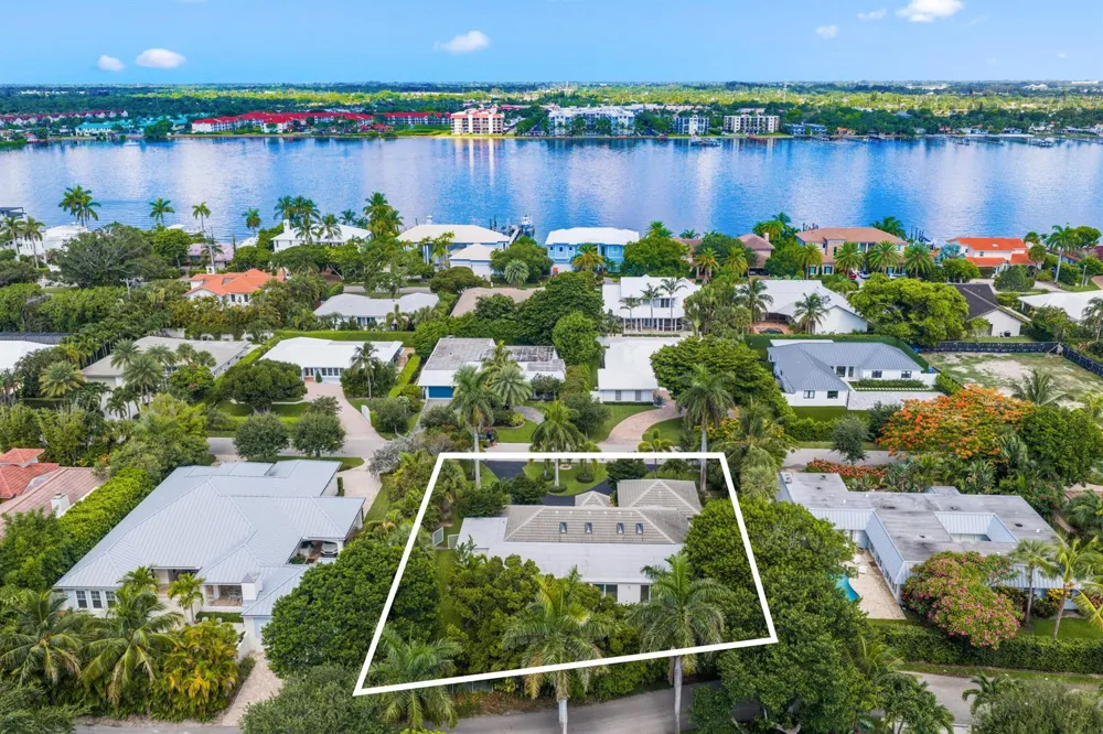 1386 S Atlantic Drive Lantana, FL 33462