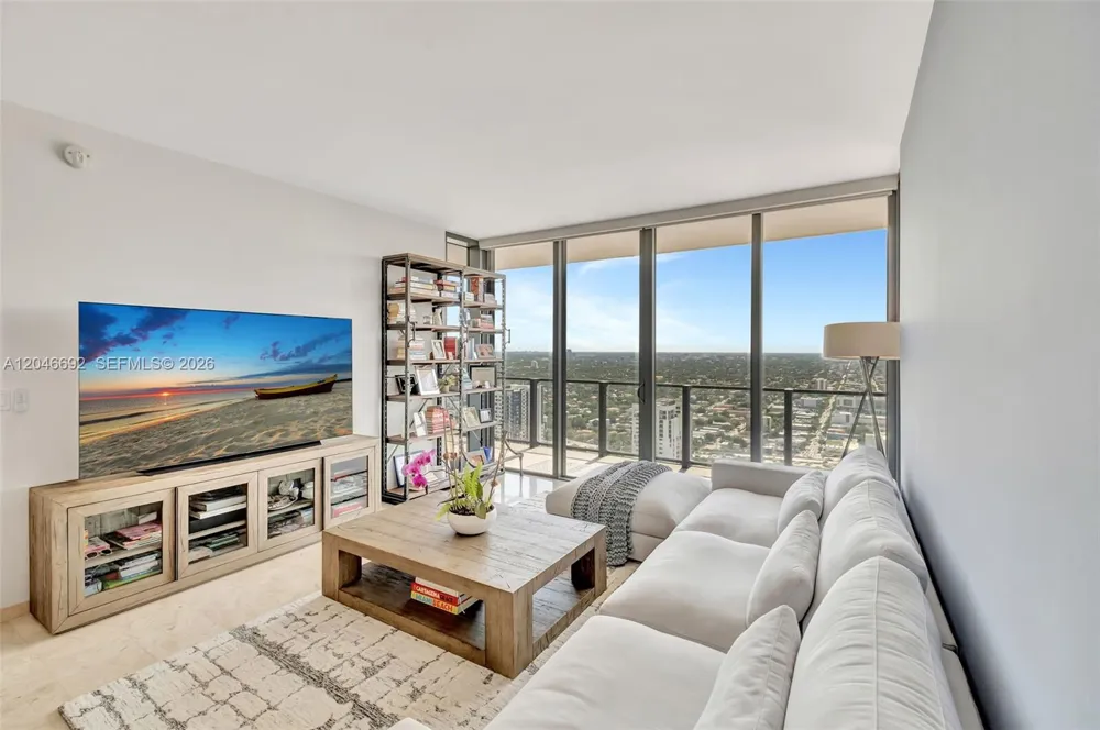 88 SW 7th St #3604 Miami, FL 33130