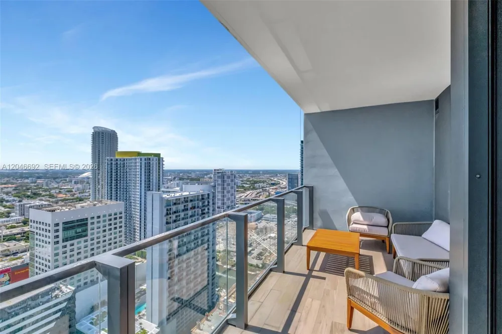 88 SW 7th St #3604 Miami, FL 33130