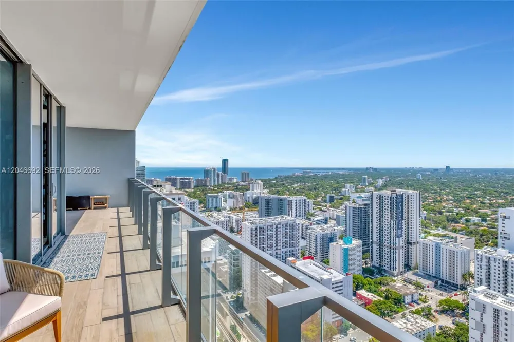 88 SW 7th St #3604 Miami, FL 33130