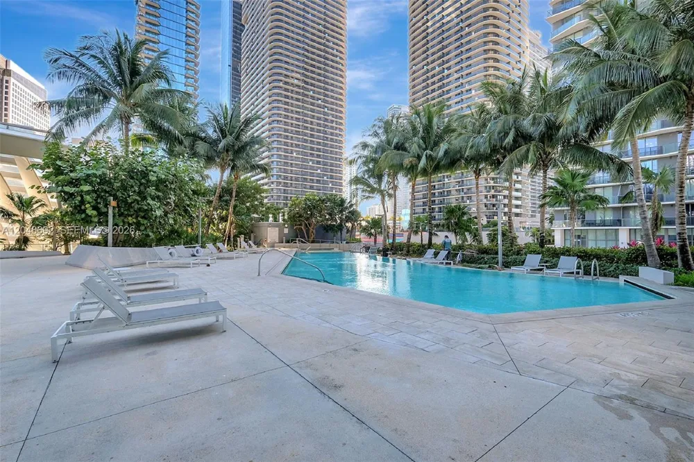 88 SW 7th St #3604 Miami, FL 33130