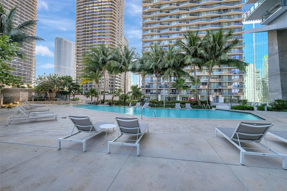 88 SW 7th St #3604 Miami, FL 33130
