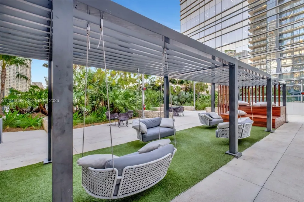 88 SW 7th St #3604 Miami, FL 33130