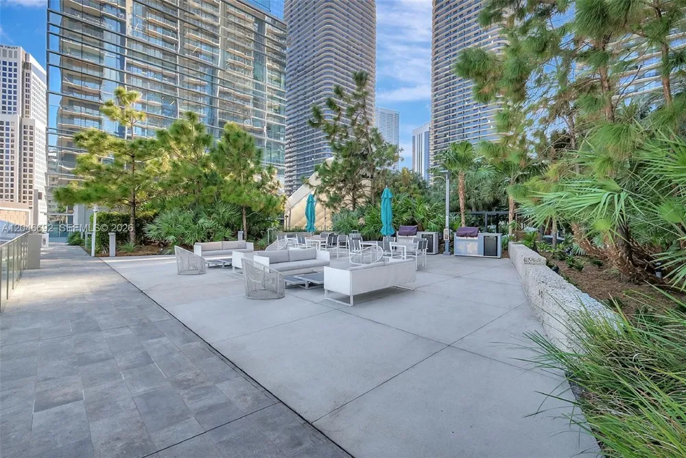 88 SW 7th St #3604 Miami, FL 33130
