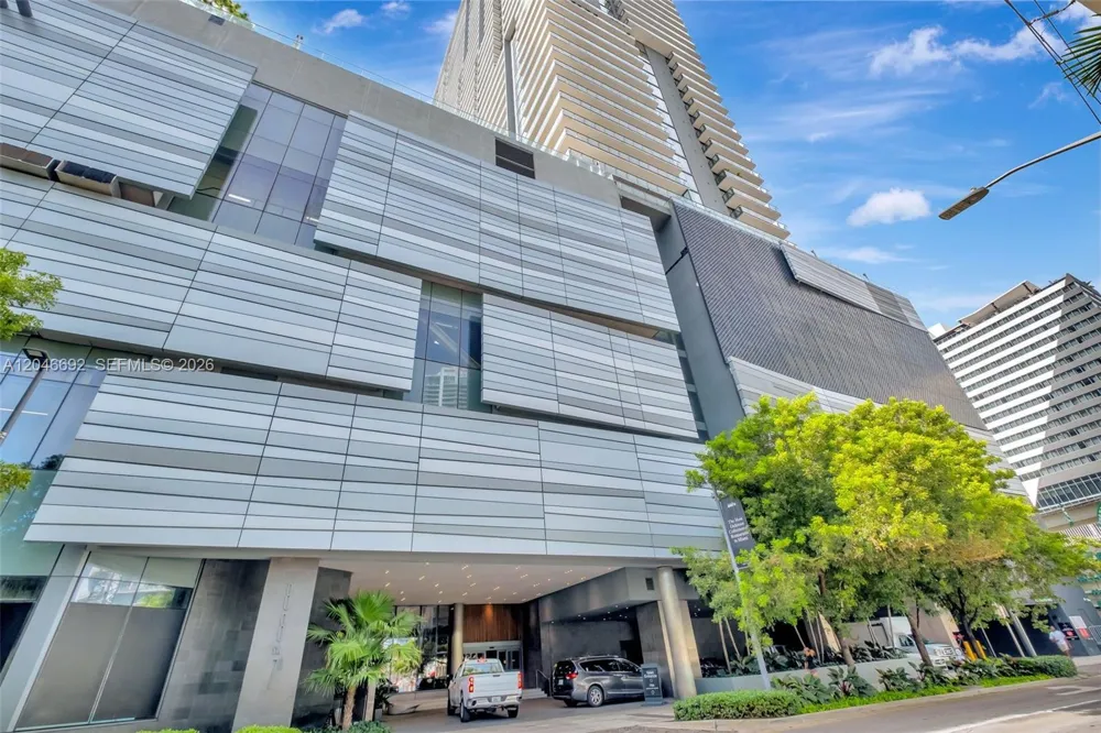 88 SW 7th St #3604 Miami, FL 33130