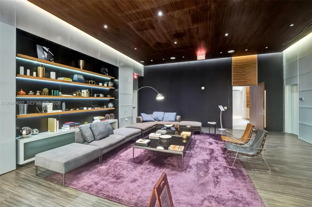 88 SW 7th St #3604 Miami, FL 33130