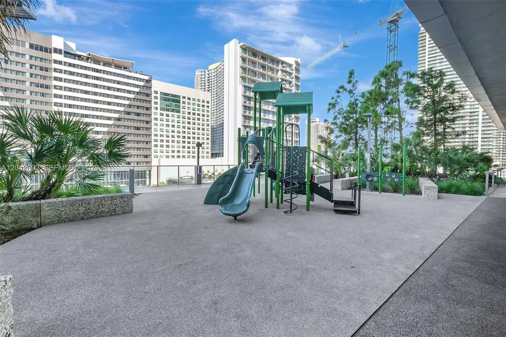 88 SW 7th St #3604 Miami, FL 33130