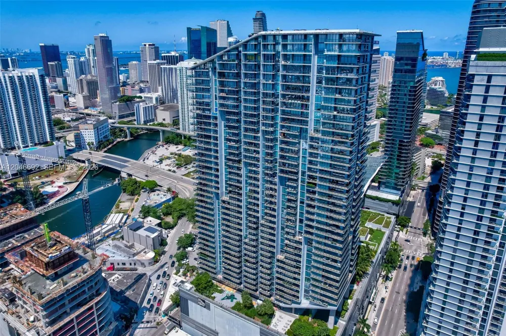 88 SW 7th St #3604 Miami, FL 33130