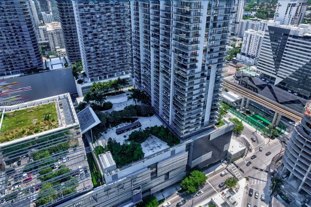 88 SW 7th St #3604 Miami, FL 33130