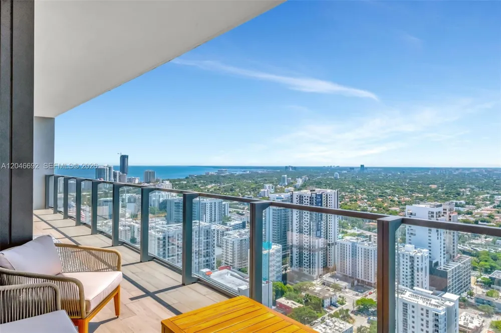 88 SW 7th St #3604 Miami, FL 33130
