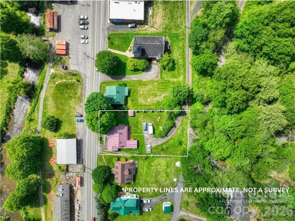 9216 Nc Highway 194 Highway Lansing, NC 28643