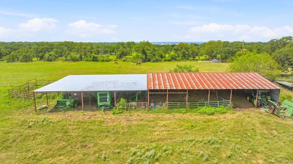 1439 Hcr 1432 Covington, TX 76636