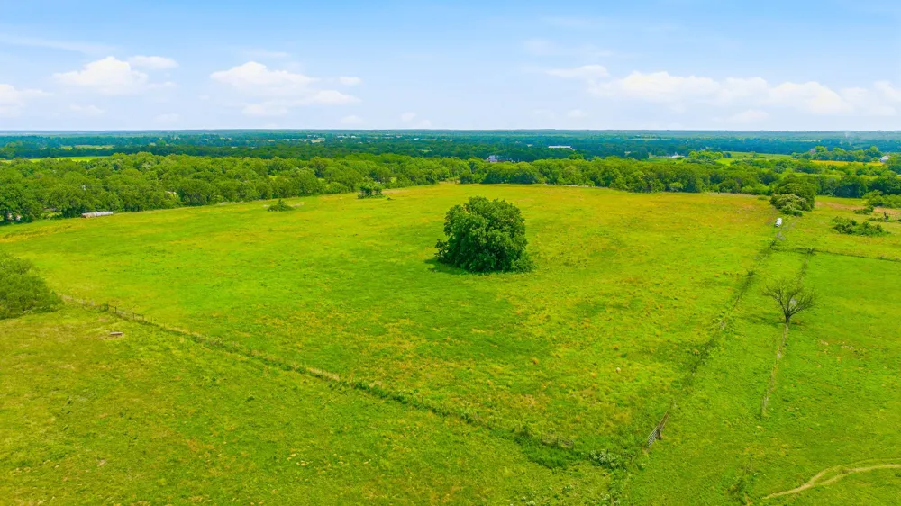 1439 Hcr 1432 Covington, TX 76636