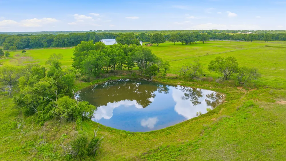 1439 Hcr 1432 Covington, TX 76636