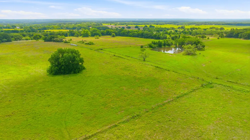 1439 Hcr 1432 Covington, TX 76636
