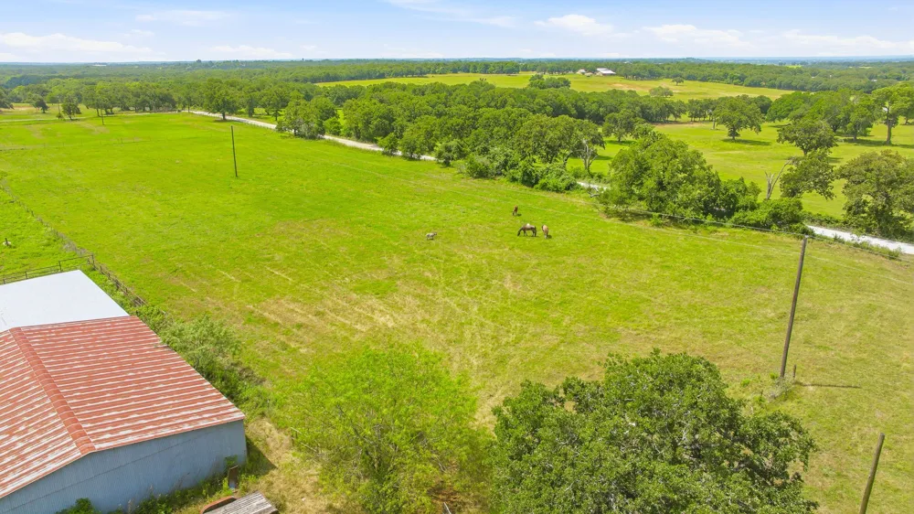 1439 Hcr 1432 Covington, TX 76636