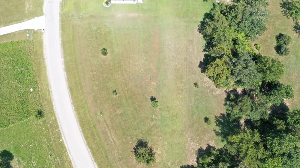 1 Henley Cove Cove Iola, TX 77861